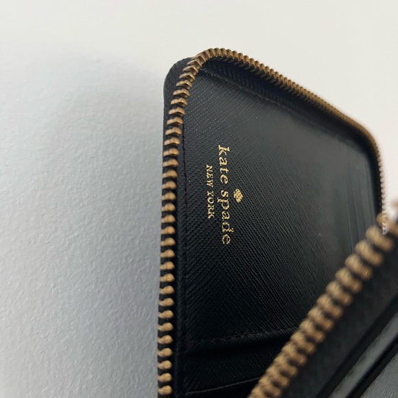Kate Spade Zip Wallet - Picture 4 of 7